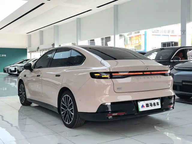 Leapmotor B01 — Фото автомобиля 13