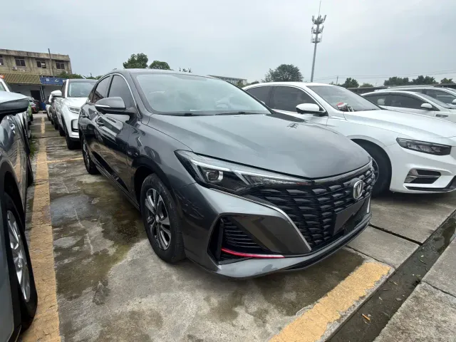 Changan Eado — Фото автомобиля 3