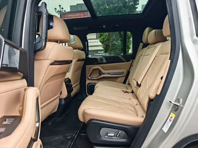 BYD FangChengBao Leopard 8 — Фото автомобиля 12
