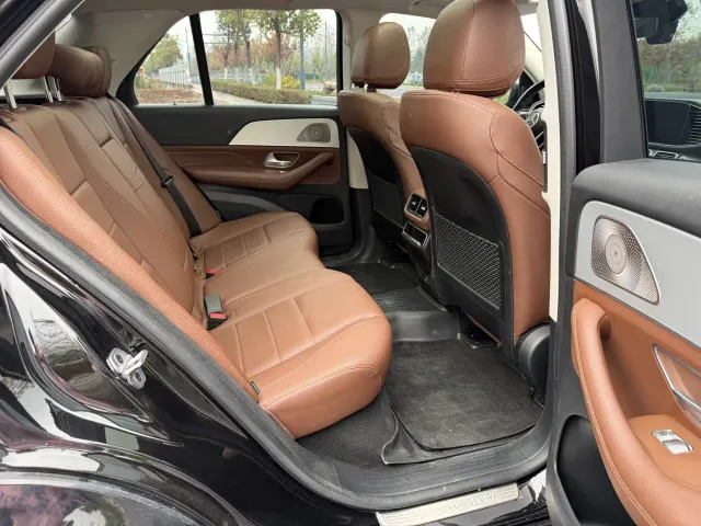 Mercedes-Benz GLE-Class — Фото автомобиля 12