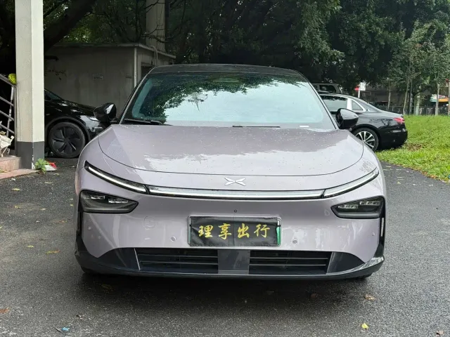 Xpeng P7+ — Фото автомобиля 6