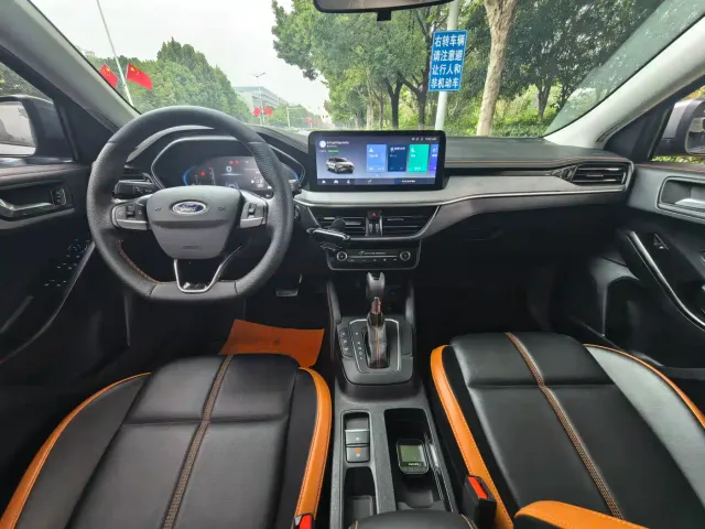 Ford Focus — Фото автомобиля 6