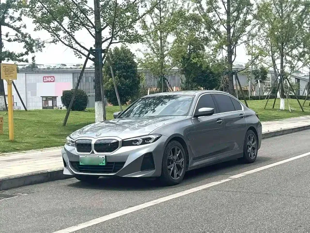Фотография автомобиля — BMW i3