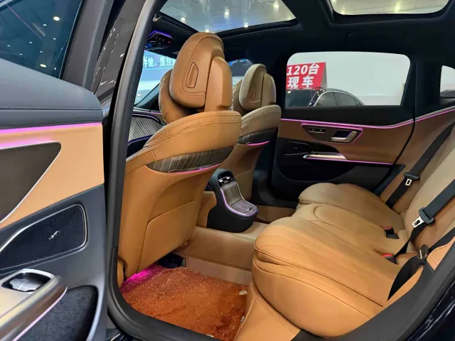 Mercedes-Benz E-Class — Фото автомобиля 9