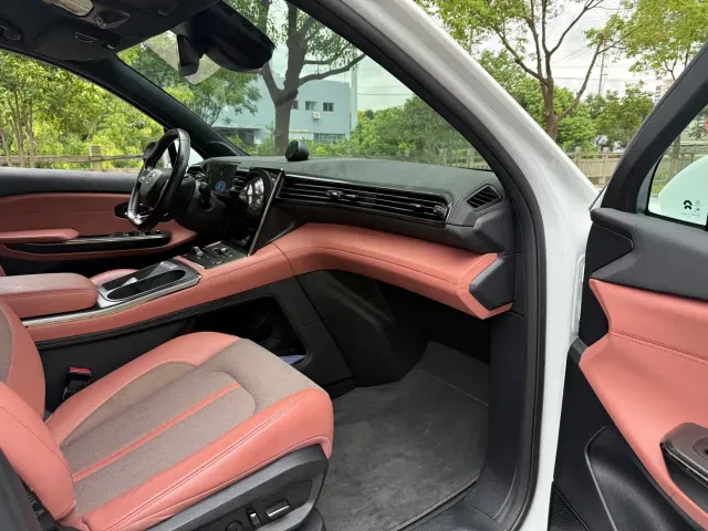 Nio EC6 — Фото автомобиля 10
