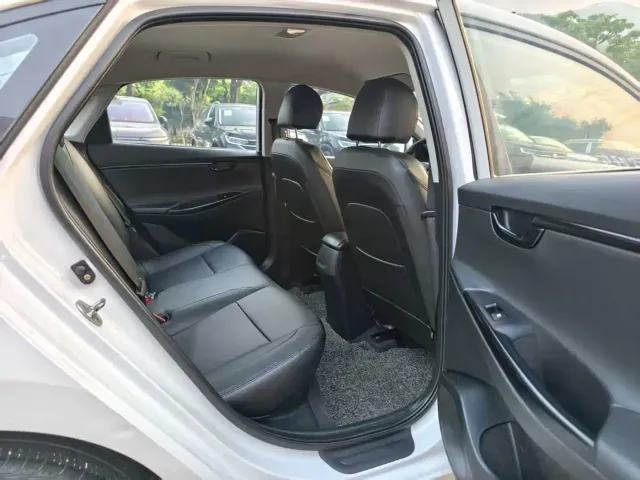 Hyundai Elantra — Фото автомобиля 13