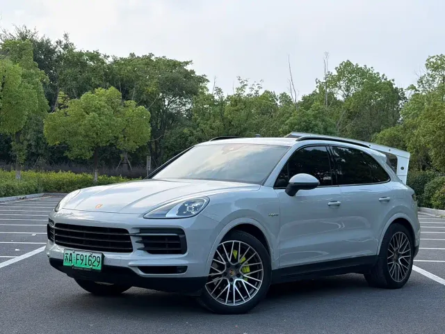 Фотография автомобиля — Porsche Cayenne