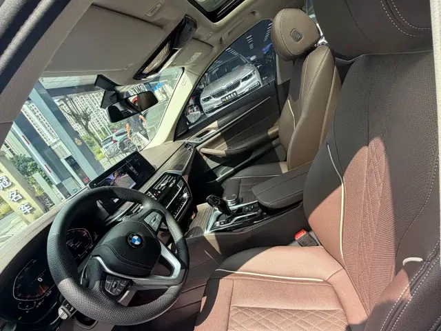 BMW 5 Series — Фото автомобиля 4