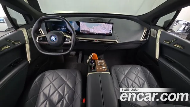 BMW iX — Фото автомобиля 7