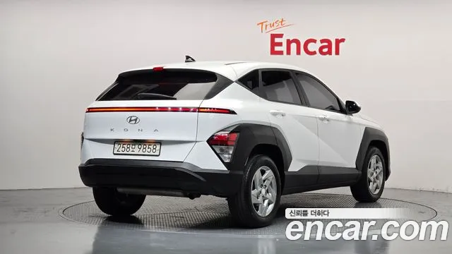 Hyundai Kona — Фото автомобиля 2