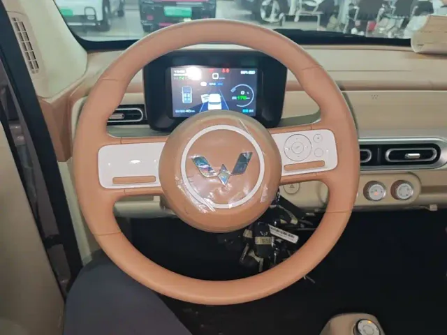 Wuling Hongguang Mini EV — Фото автомобиля 10