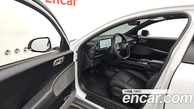 Hyundai Ioniq 6 — Фото автомобиля 9