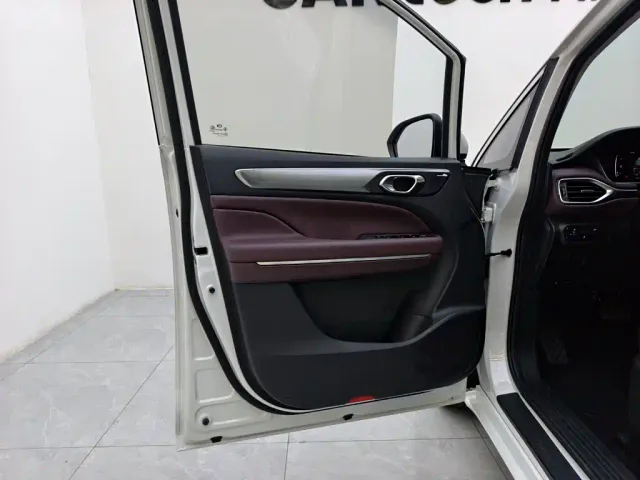 GAC Trumpchi M6 — Фото автомобиля 17