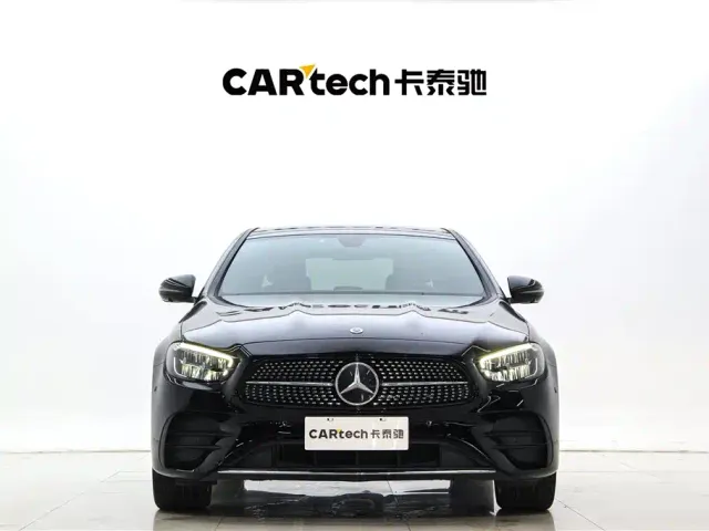 Mercedes-Benz E-Class — Фото автомобиля 3
