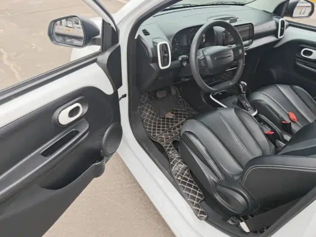 Roewe Clever — Фото автомобиля 15