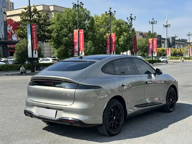 IM Motors LS6 — Фото автомобиля 16