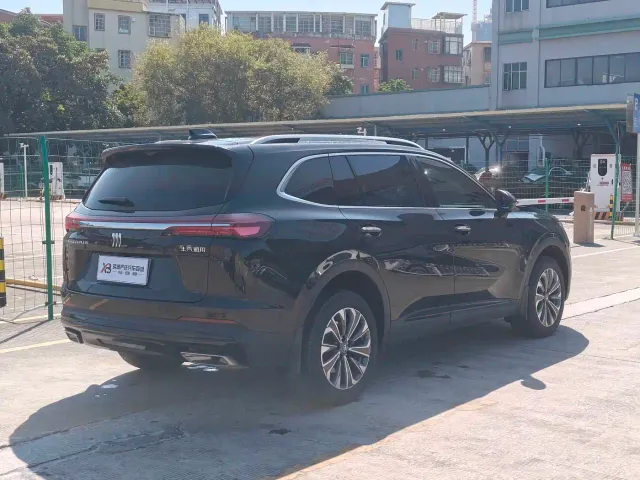 Buick Envision Plus — Фото автомобиля 9