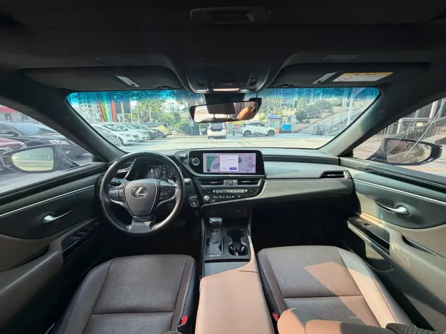 Lexus ES — Фото автомобиля 6