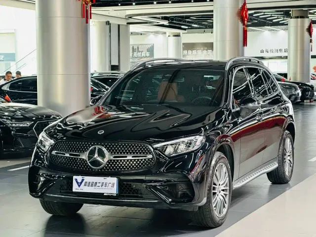Фотография автомобиля — Mercedes-Benz GLC-Class