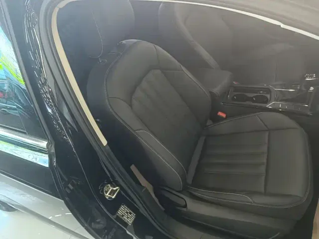 Volkswagen Passat — Фото автомобиля 24