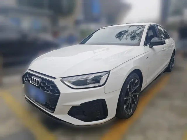Фотография автомобиля — Audi A4L