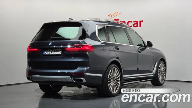 BMW X7 — Фото автомобиля 2