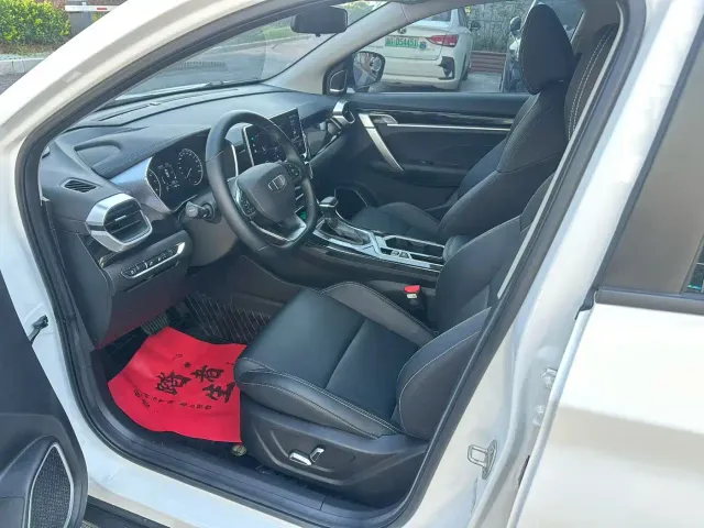 Geely Binyue — Фото автомобиля 4