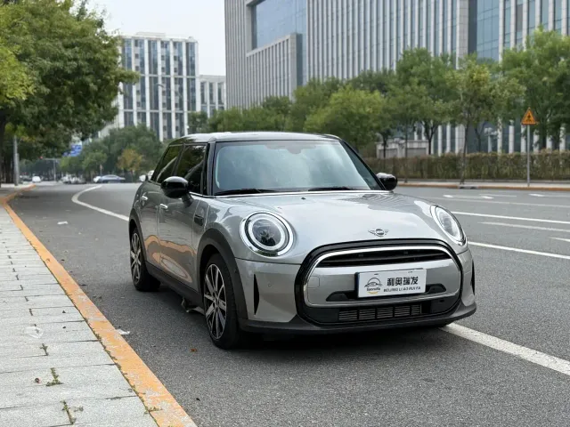 MINI Hatch — Фото автомобиля 3