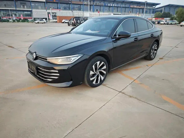 Volkswagen Passat — Фото автомобиля 3