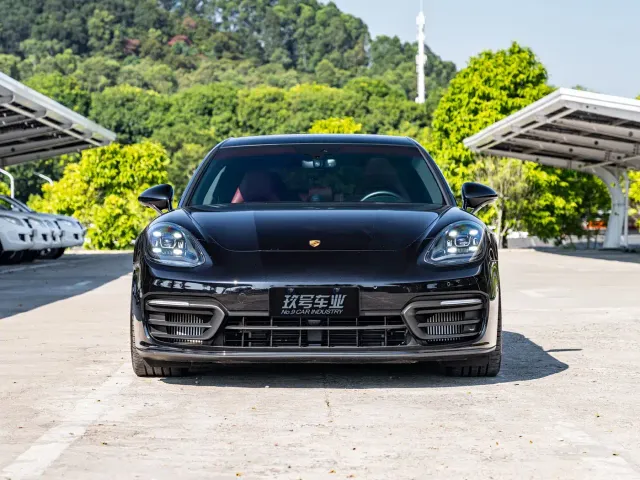 Porsche Panamera — Фото автомобиля 2