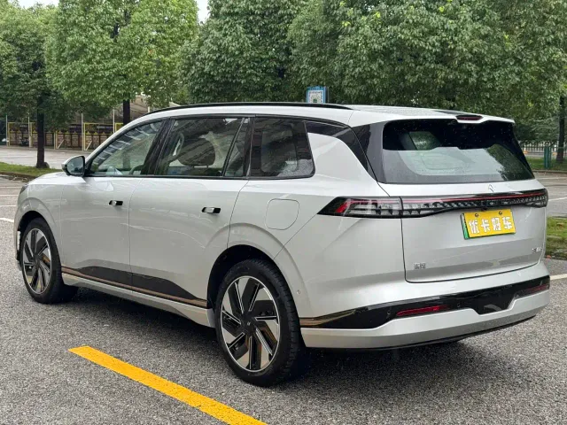 Dongfeng eπ 008 — Фото автомобиля 12
