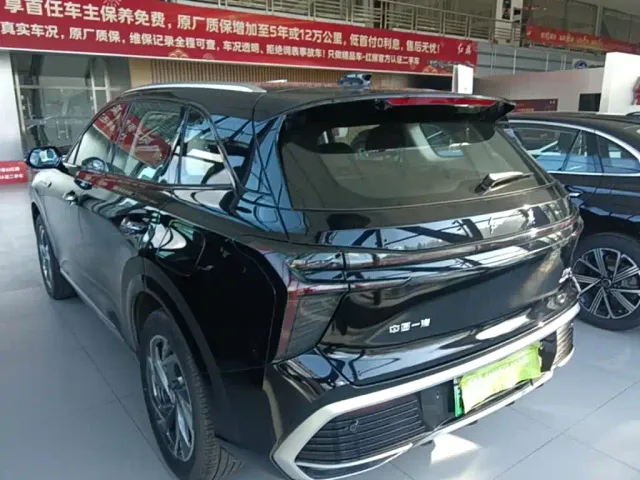 Hongqi HS3 PHEV — Фото автомобиля 4