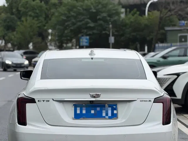 Cadillac CT5 — Фото автомобиля 3