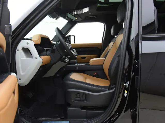 Land Rover Defender — Фото автомобиля 11