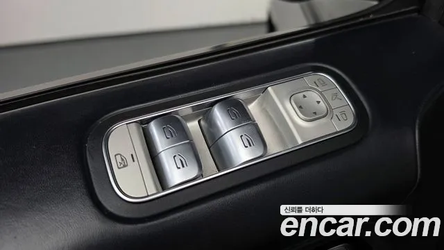 Mercedes-Benz G-Class — Фото автомобиля 29
