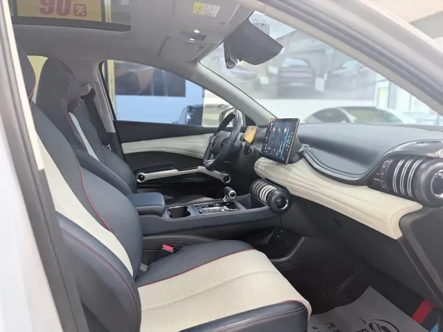 BYD Yuan PLUS — Фото автомобиля 12