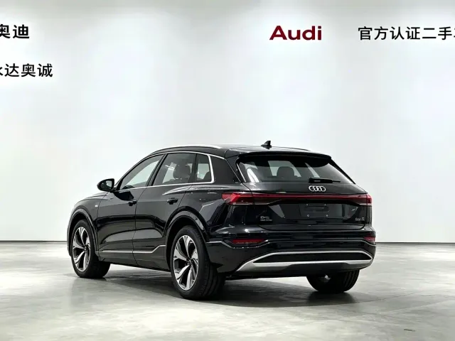 Audi Q6L e-tron — Фото автомобиля 2