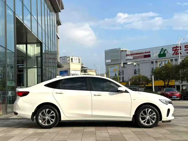 Buick Verano — Фото автомобиля 4
