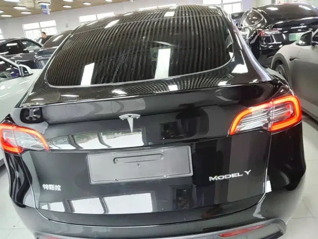 Tesla Model Y — Фото автомобиля 5