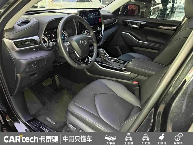 Toyota Highlander — Фото автомобиля 18