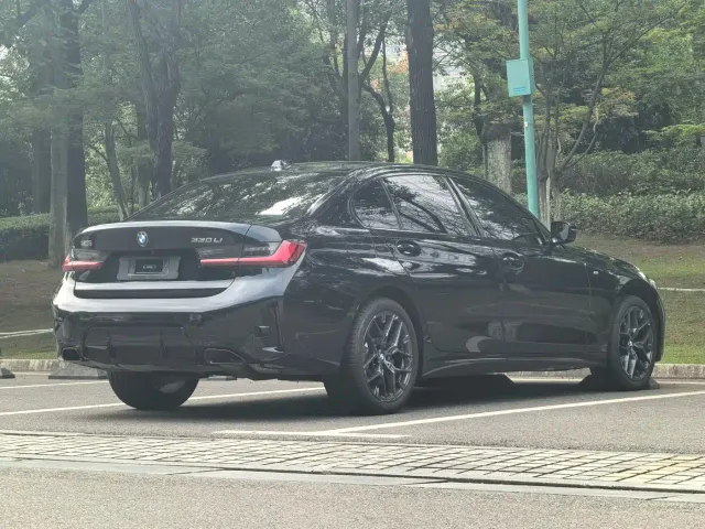 BMW 3 Series — Фото автомобиля 15
