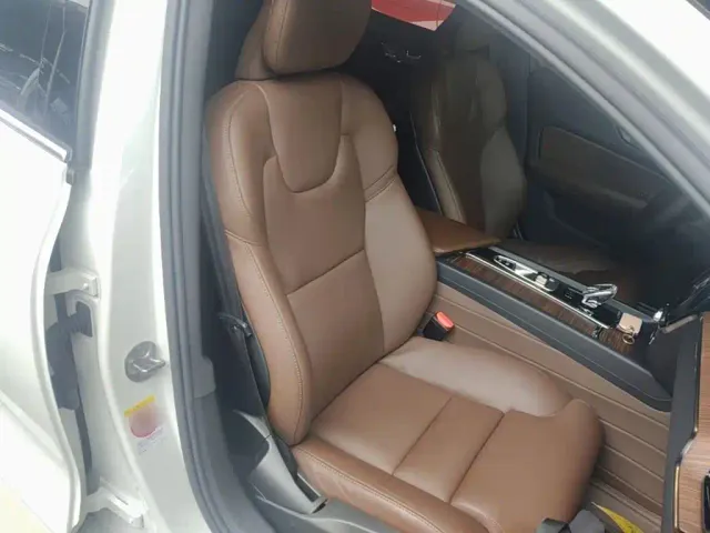 Volvo S60 — Фото автомобиля 24