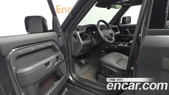 Land Rover Defender L663 — Фото автомобиля 10