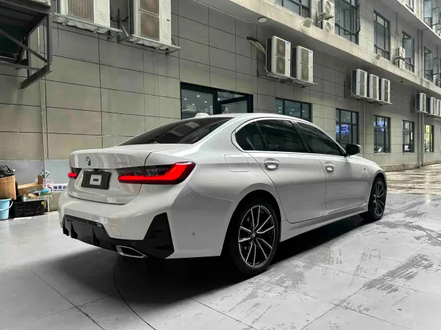 BMW 3 Series — Фото автомобиля 2