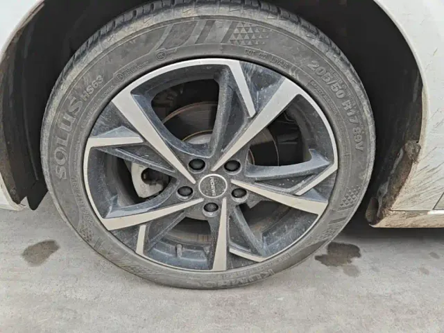 Roewe i5 — Фото автомобиля 22