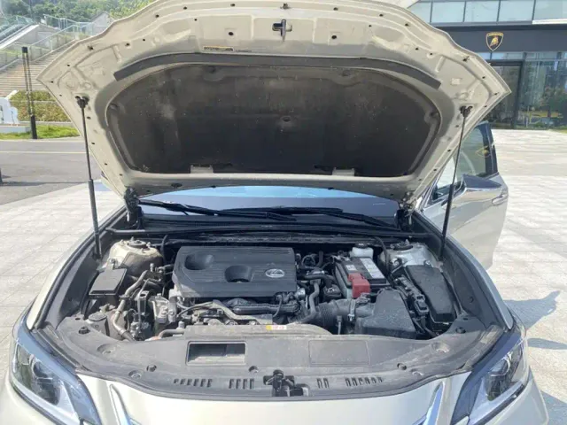 Lexus ES — Фото автомобиля 18