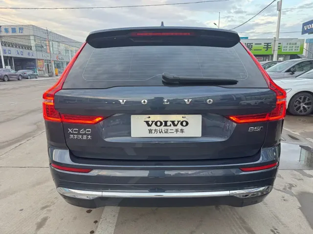 Volvo XC60 — Фото автомобиля 8