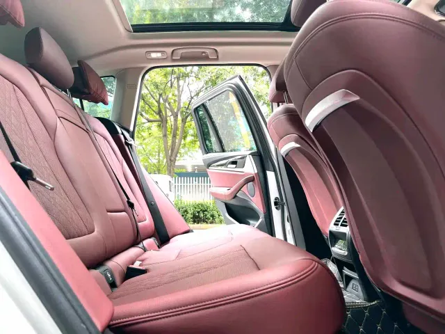 BMW iX3 — Фото автомобиля 12