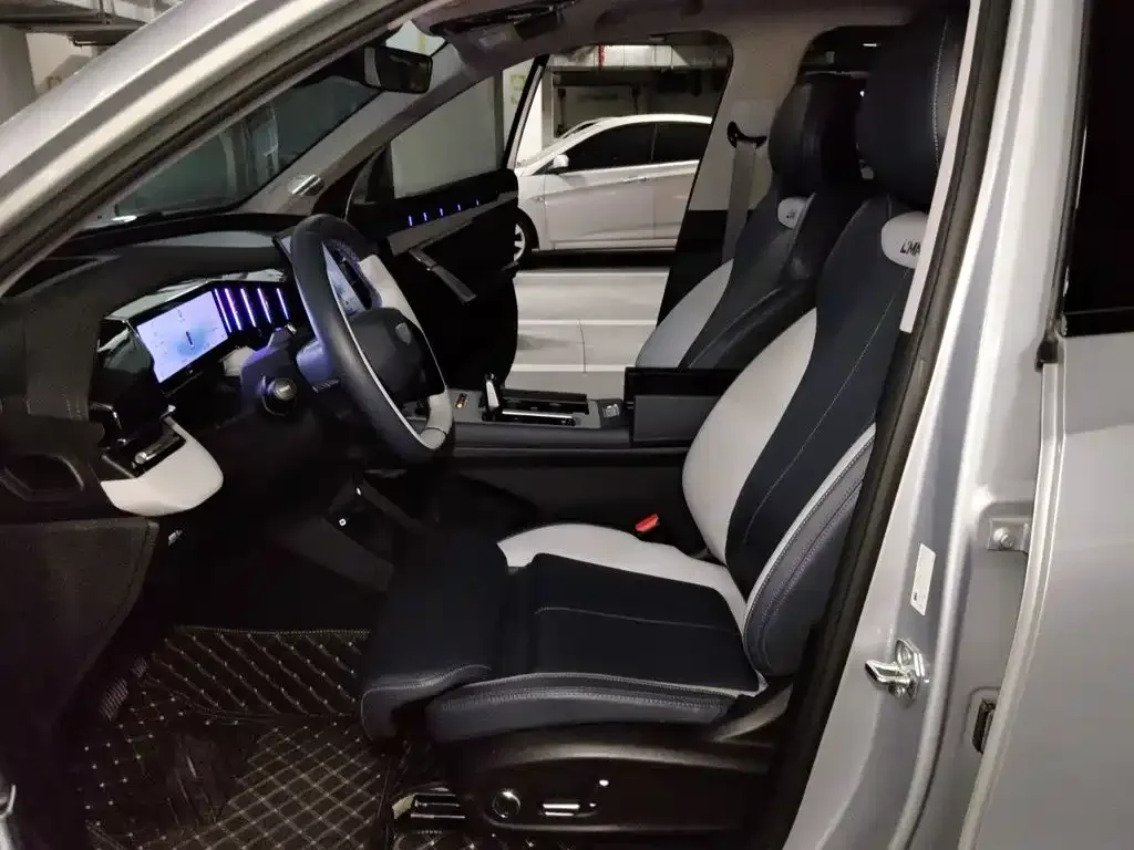 Geely Boyue L 2024 1.5TD DCT Flagship Edition — Фото автомобиля 11