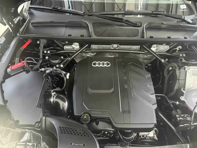 Audi Q5L — Фото автомобиля 15